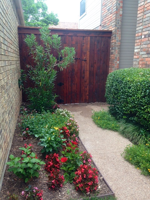 Plano Cedar Gate